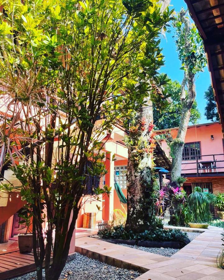 Biergarten Hostel Vila do Abraao